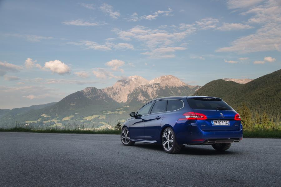  Peugeot 308 SW GT 2017 года  (WW) (фото 5 из 29)